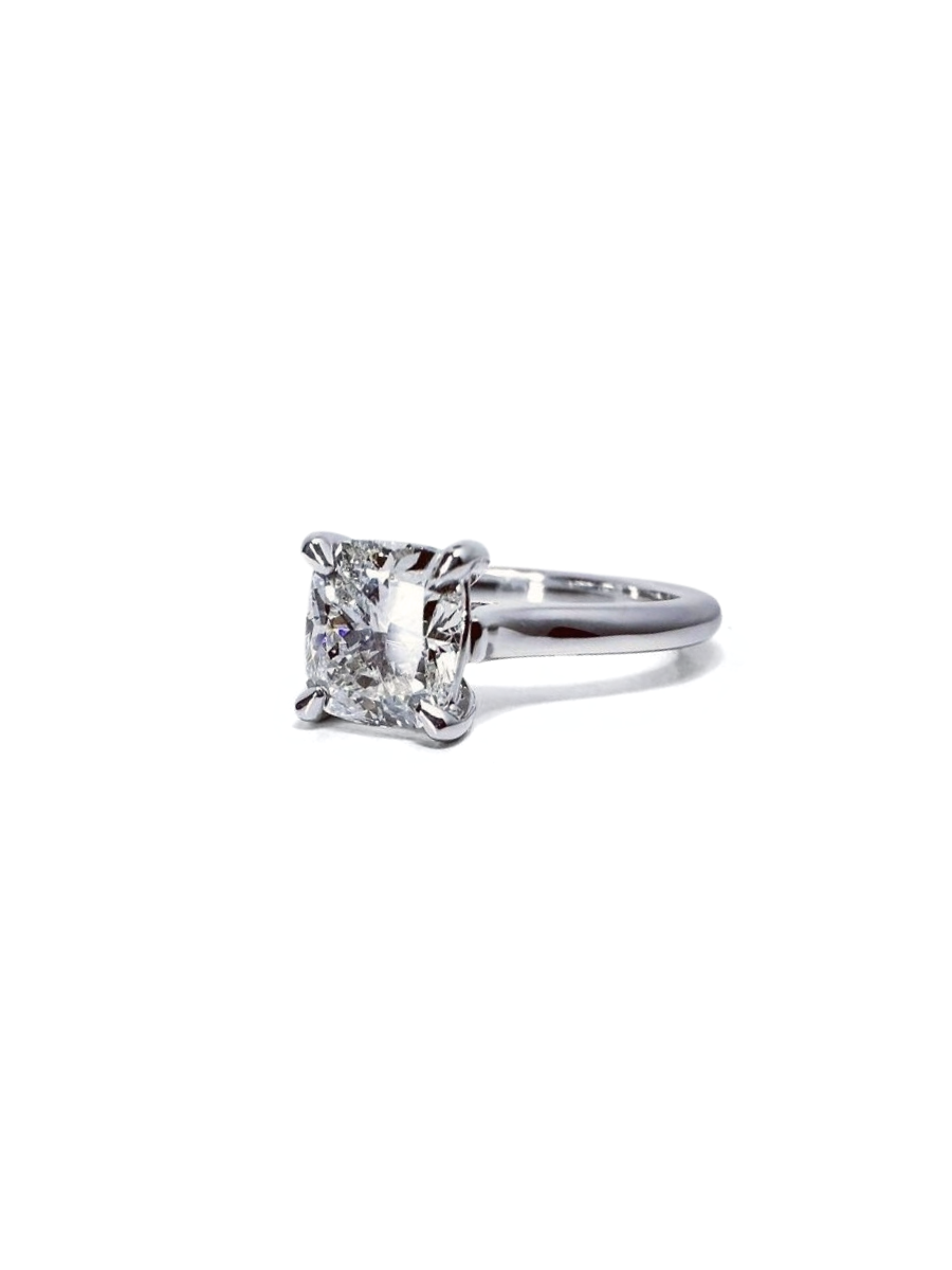 Cushion cut Diamond 4 Claw Ring