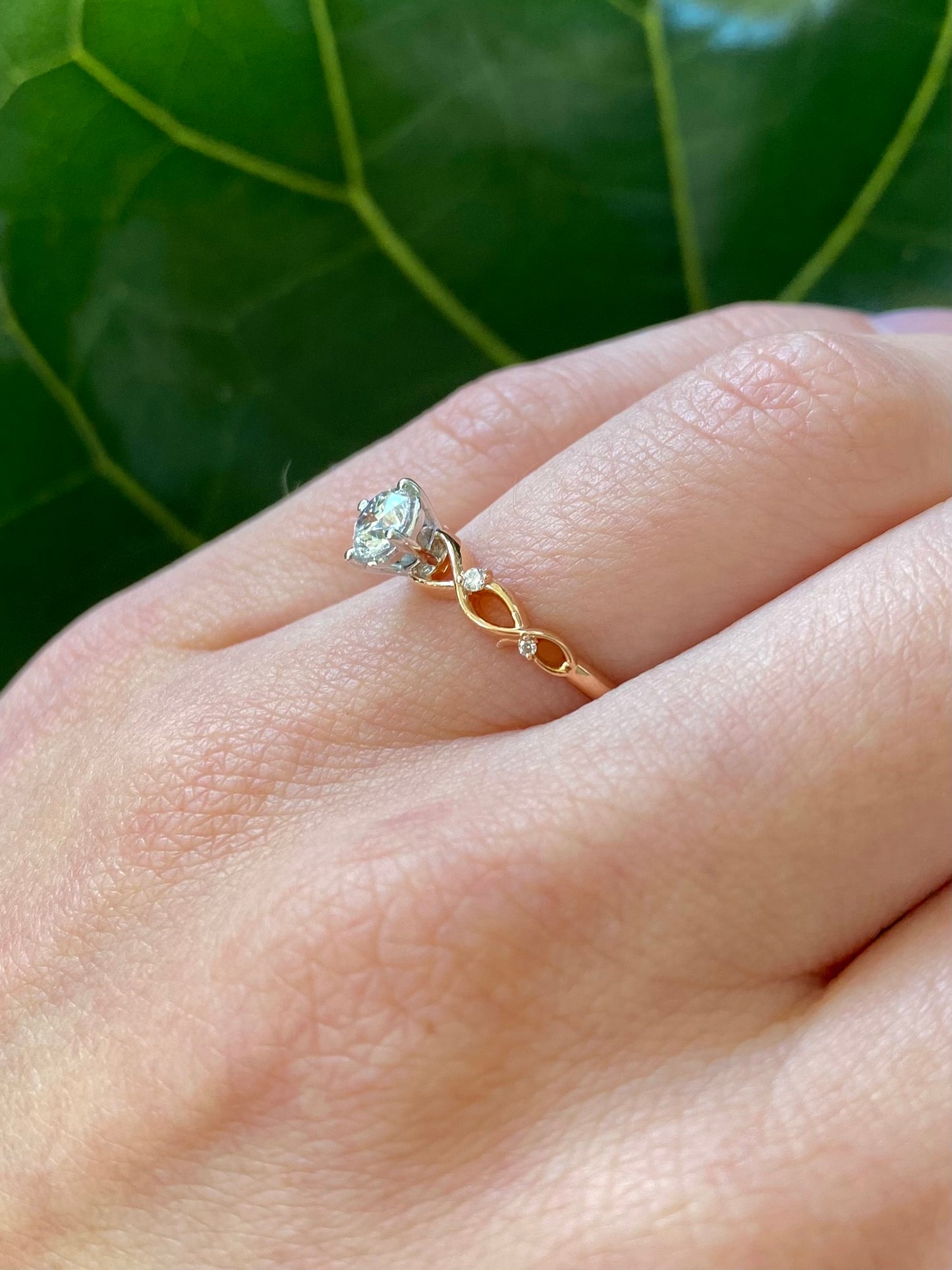 Twisting Shoulders Diamond and Rose Gold Ring